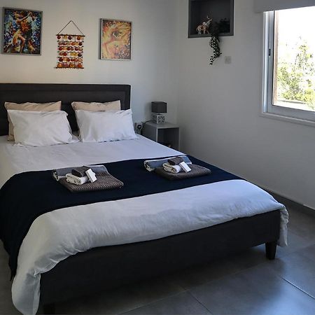 Paphos Alex'S Vacation Suite - 100M From The Beach - 6 Guests מראה חיצוני תמונה